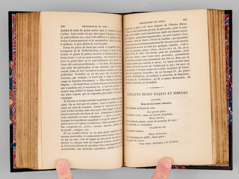 Les Classiques de la Table (2 Tomes - Complet) Tome I : Brillat-Savarin : La physiologie du goût ; Grimod de la Reynière : Le calendrier gastronomique ...