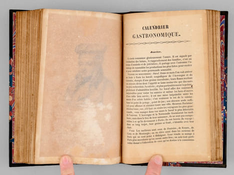 Les Classiques de la Table (2 Tomes - Complet) Tome I : Brillat-Savarin : La physiologie du goût ; Grimod de la Reynière : Le calendrier gastronomique ...