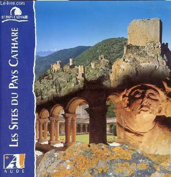 Lot de 9 plaquettes : Aude pays cathare + hotels et restaurants etapes en pays cathare + carcassonne france + peyrepertuse (x2) + carcassonne plan de ...