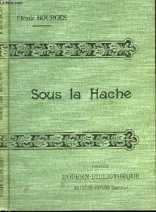 SOUS LA HACHE.
