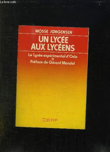 UN LYCEE AUX LYCEENS.