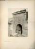 Porte de Sidi Bou Medine Tlemcen - Une photogravure en monochrome extraite de la revue mensuelle L'Algérie artistique et pittoresque (vers 1890).. ...