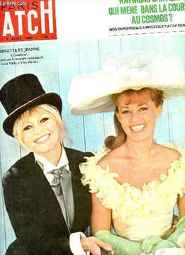 Paris Match n°834 3 avril 1965 - Brigitte et Jeanne - Raymond Cartier qui mene dans la course au cosmos ? nos reportages à Moscou et à Cap Kennedy - ...