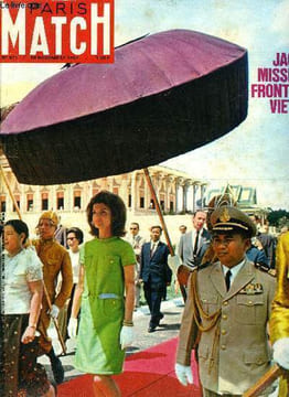 PARIS MATCH N° 971 - Un noir maire de Cleveland, La France quitte Mers El Kébir, Yvette Dominici divorce, L'évasion de Claude Tenne, Le franciscain de ...
