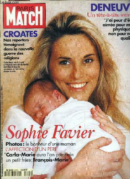 PARIS MATCH N° 2413 - Catherine Deneuve : éternelle belle de jour, Faye Dunaway craque pour Bernard Montiel, Sylvester Stallone, Finalement, c'est ...