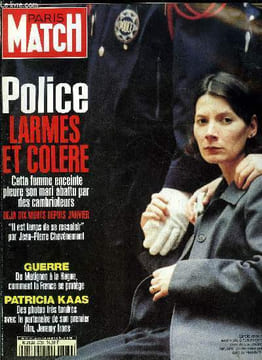 PARIS MATCH N° 2736 - Police : arrêtez le massacre par Isabelle Léouffre et Florence Saugues, Jean Pierre Chevènement tape du poing sur la table, ...