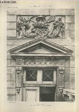 "Hôtel de Massa : Couronnement de porte et bas-reliefs d'entresol - Planche n°3 en noir et blanc extraite de l'ouvrage ""Les Vieux Hôtels de Paris : ...