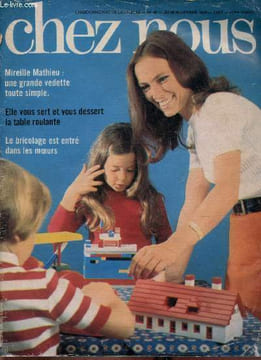Chez Nous, n°48, novembre 1970. 17e année. Mode : Spécial mode : les robes du soir - Maison : dossier confort ménager : les tables roulantes, par ...