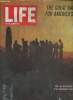 Life Atlantic, vol. 43, n°6, September 18, 1967 : The great battle for America's Cup. The Bobo : sellers as a singing matador, par Richard Schickel - ...
