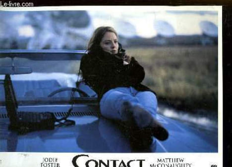 "1 photographie d'exploitation du film "" Contact"", avec Jodie Foster et Matthew McConaughey". WARNER BROS