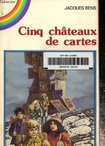 Cinq châteaux de cartes