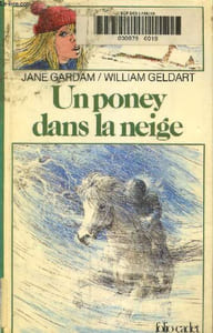 Un poney dans la neige