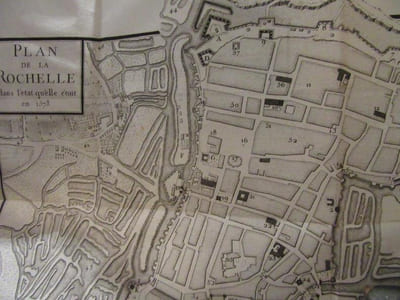 Histoire de la Ville de La Rochelle et du Pays d'Aulnis composée d'après les Auteurs et les Titres originaux,& enrichie de divers Plans. 2 vols.