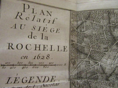 Histoire de la Ville de La Rochelle et du Pays d'Aulnis composée d'après les Auteurs et les Titres originaux,& enrichie de divers Plans. 2 vols.