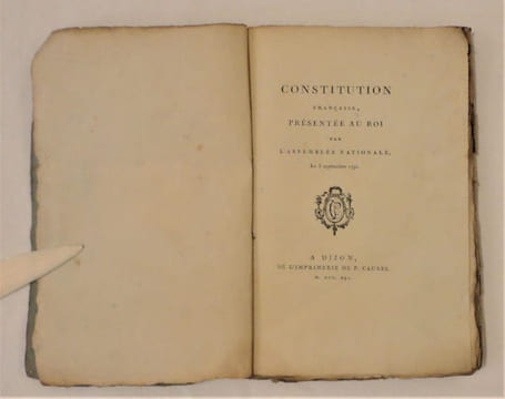 Constitution française présentée au Roi par L'Assemblée Nationale, le 3 septembre 1791.. LE ROI LOUIS XVI - ASSEMBLÉE NATIONALE.