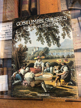 Costumes Suisses
Images et tradition. COSTUMES SUISSES
