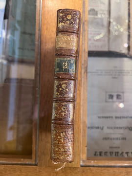 Traité des maladies des os, dans lequel on a représenté les Appareils & les Machines qui conviennent à leur guérison. M. Petit - M. Louis