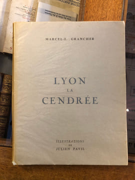LYON LA CENDRÉE - Reportages
Illustrations de Julien Pavil. Marcel-E. Grancher