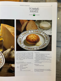 La Suisse gourmande
Un choix der grandes recettes traditionnelles ... les produits typiques ... et une promenade au travers d'un pays à l'hospitalité légendaire. Propositions de vins , desserts et pâtisserie.