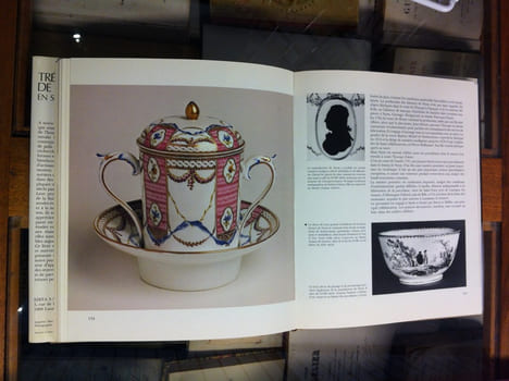 TRÉSORS DE L'ARTISANAT EN SUISSE ROMANDE. URSULA CLARENS