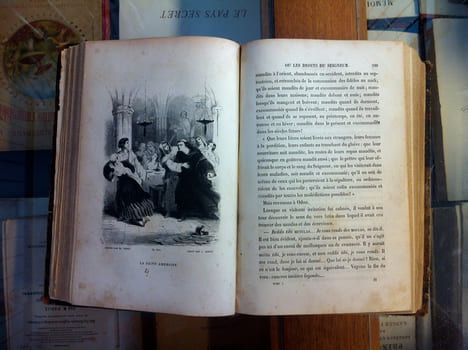 La féodalité ou les droits du seigneur événements mystérieux, lugubres, scandaleux, exactions, despotisme, libertinage de la noblesse et du clergé ...