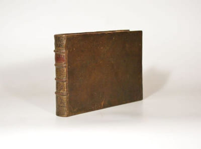 NOUVELLE ÉCOLE MILITAIRE, ou La fortification moderne, divisée en quatre parties, ornée de cent-cinquante planches gravées en taille-douce; [etc.].