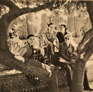 ENSEMBLE DE 10 PHOTOGRAPHIES DE DENISE BELLON. 