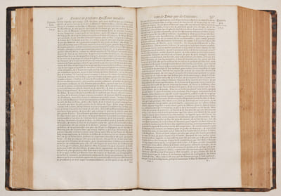 NOUVEAU RECUEIL DE PLUSIEURS QUESTIONS NOTABLES TANT DE DROIT QUE DE COUTUMES, jugées par Arrests d'audiances du Parlement de Paris, depuis 1640 jusques à present divisé par centuries.