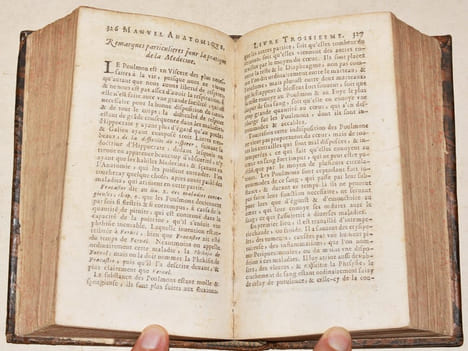 MANUEL ANATOMIQUE ET PATHOLOGIQUE, ou Abrégé de toute l'anatomie, et des usages que l'on peut en tirer pour la connoissance, & pour la guérison des ...