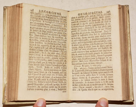 LES ENTRETIENS FAMILIERS D'ÉRASME, divisez en cinq décades, où il est traitté du Génie des Hommes ; de la Conduite des Femmes ; des Festins ; des ...