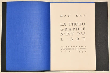 LA PHOTOGRAPHIE N'EST PAS L'ART. Avant-propos de André Breton.. MAN RAY - BRETON (André).