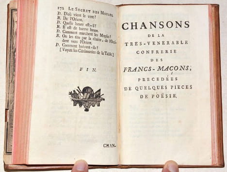 APOLOGIE POUR L'ORDRE DES FRANCS-MAÇONS par Mr. N***, Membre de l'Ordre. Avec deux chansons - [Relié à la suite :] LE SECRET DES MOPSES REVELÉ - ...