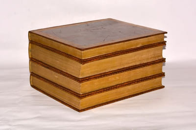 ESSAI SUR LA PHYSIOGNOMONIE, destiné à faire Connoître l'Homme & à le faire Aimer. [4 volumes].