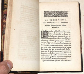 L'HISTOIRE NOTABLE DE LA FLORIDE située en Indes Occidentales contenant les trois voyages faits en icelle par certains Capitaines et Pilotes françois, descrits par le capitaine Laudonnière, qui y a commandé l'espace d'un an trois moys : à laquelle a esté adjousté un quatriesme voyage fait par le capitaine Gourgues.