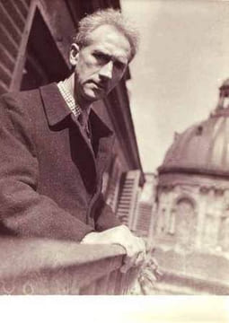 PHOTOGRAPHIE ORIGINALE. "Portrait de Joseph Delteil au balcon". . DELTEIL (Joseph).