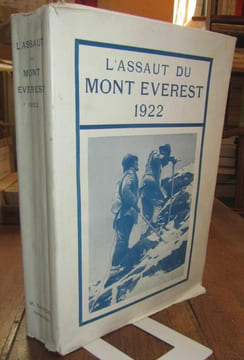 L'Assaut du Mont Everest. 1922. Avec cartes et illustrations. Traduction française par A. de Gruchy et le Commandant E. Gaillard M.C. . [ALPINISME] - ...