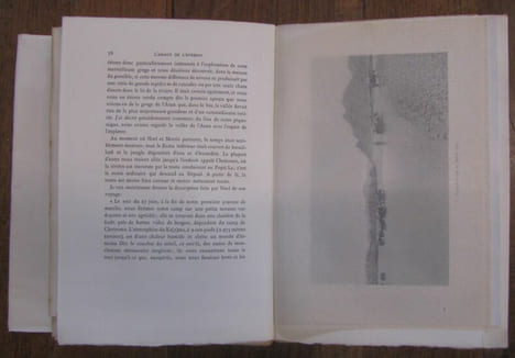 L'Assaut du Mont Everest. 1922. Avec cartes et illustrations. Traduction française par A. de Gruchy et le Commandant E. Gaillard M.C. . [ALPINISME] - ...