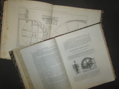 Traité théorique et pratique des moteurs hydrauliques contenant les notions préliminaires sur l'hydraulique, les calculs et tables sur les dépenses d'eau, les applications aux roues à aubes planes et à aubes courbes, aux roues à auget recevant l'eau sur le sommet et sur le côté, et aux turbines ou roues horizontales de divers systèmes. Nouvelle édition, entièrement refondue et accompagnée d'un Atlas de 20 planches in-folio, avec un grand nombre de figures sur bois insérées dans le texte.