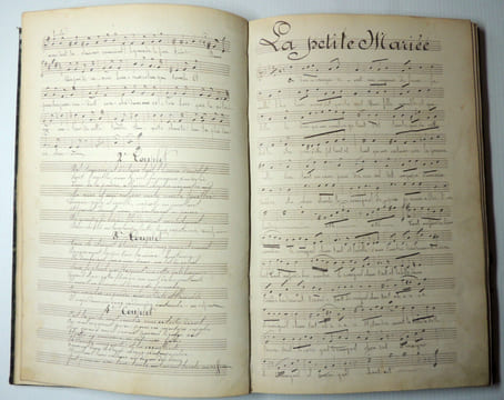 Livre de partitions musicales et chansons entièrement manuscrit. undefined