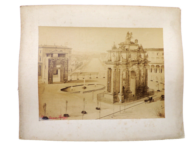 Photo albumin&eacute;e vers 1860. Italie, Piazza Cavour Firenze. 