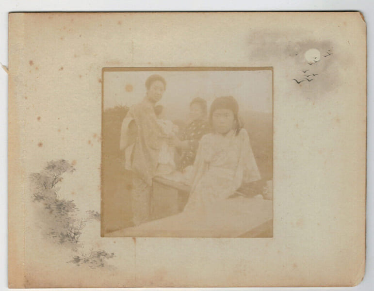 Japon.Japan .2 Photos Albumin&eacute;es.  Portraits femmes et enfants. 1880. 