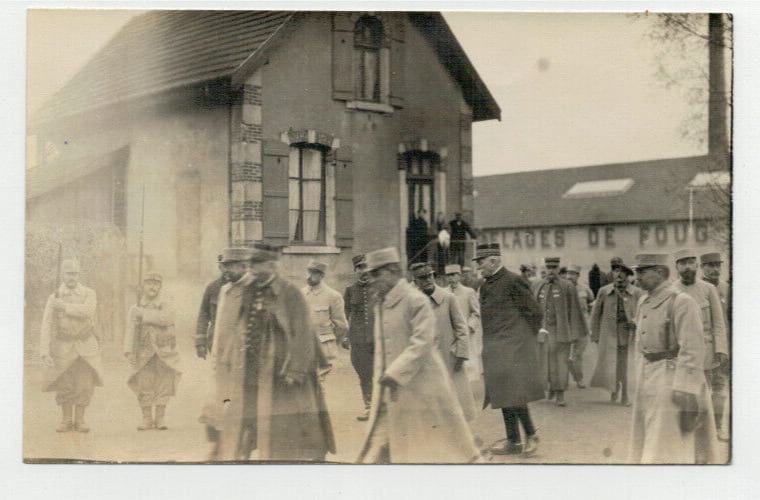 Le pr&eacute;sident Raymond Poincar&eacute;. R&eacute;union de G&eacute;n&eacute;raux ( &agrave; determiner ?). Raymond Poincar&eacute; 