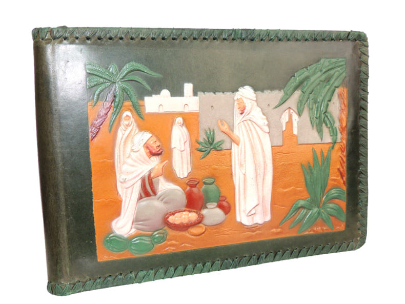 Bel album photo ancien au d&eacute;cor oriental 1940/50. Plein chameau 35x23cm. 