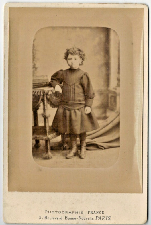 Photographe de la porte Saint Denis, Paris 1888. 