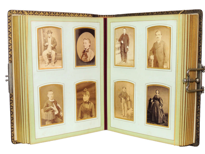 Gros Album 64 photos anciennes Cabinets. Militaires, familles, portraits, 1880. 