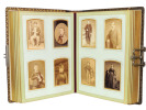 Gros Album 64 photos anciennes Cabinets. Militaires, familles, portraits, 1880. 
