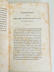 Essai d'une description physique du cosmos.
