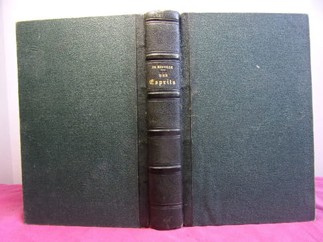 Pneumatologie. Des esprits et leurs manifestations fluidiques.. J.E de Mirville