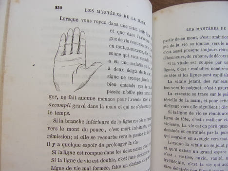 Les mystères de la main, révélés et expliqués. Ad. Desbarrolles