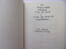 Une abeille contre la vitrine. Gilbert Cesbron